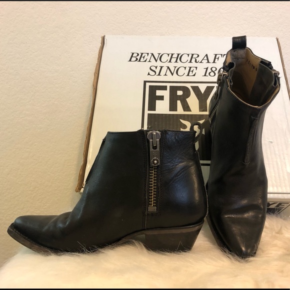 Frye Sacha Moto Shortie Black Italian Leather Bootie Size 7 M - Picture 12 of 13